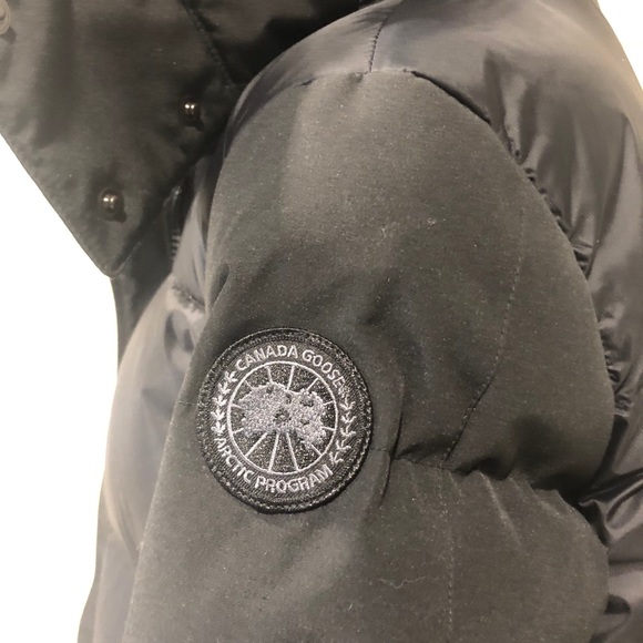 Canada Goose - Picture 5 of 9